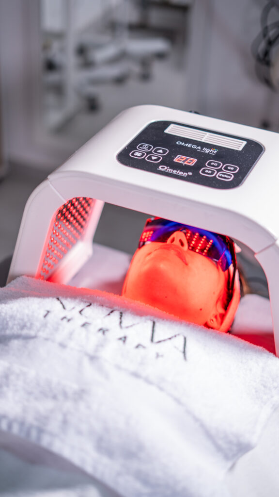 Mascarilla de luz LED en Nüwa Therapy